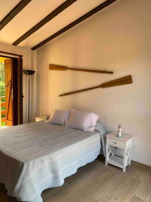 Chalet En Комильяс Экстерьер фото