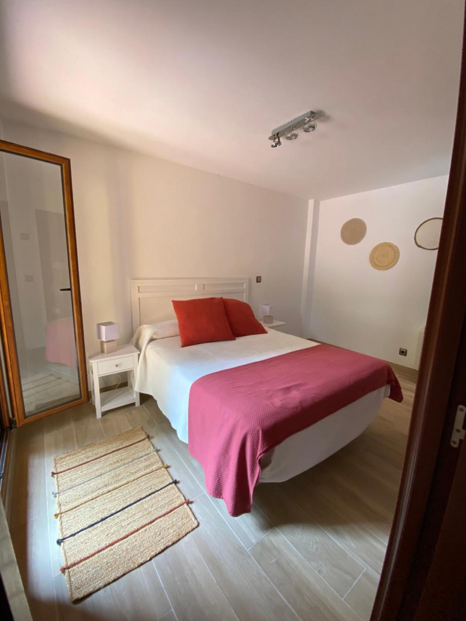 Chalet En Комильяс Экстерьер фото